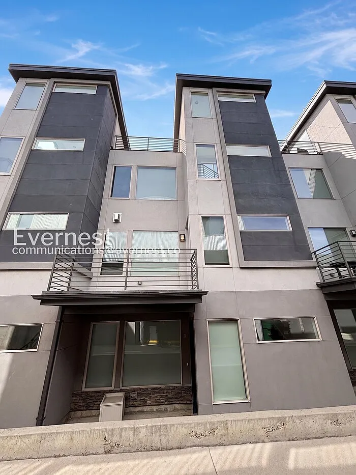3 bed, 3.0 bath, 1923 sqft, $4,425 — Photo 1