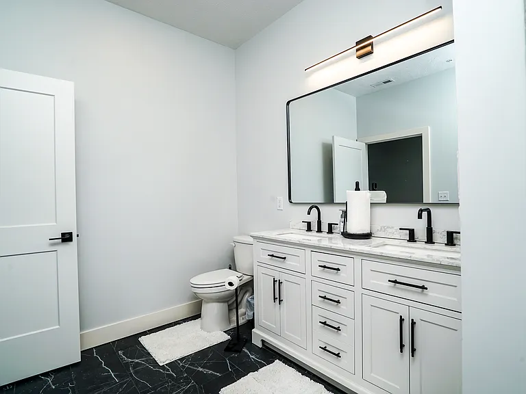 217 N Locust St #6A — Photo 17