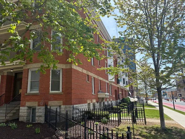 275 Queens Ave #202, London, ON N6B 1X2
