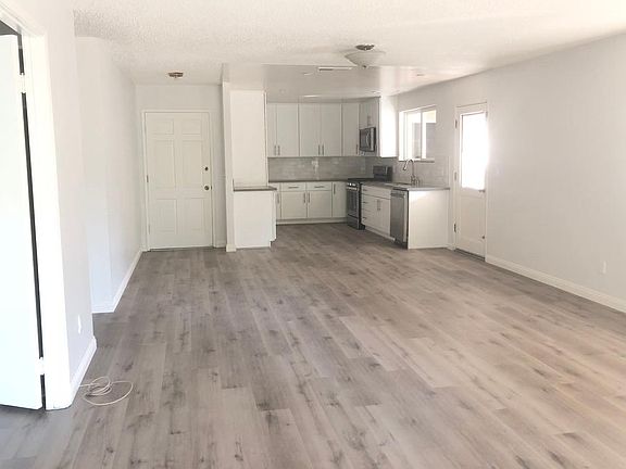 3rd image of 23931 Friar St