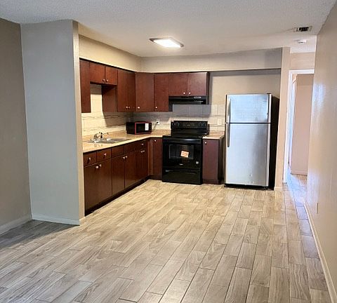 2nd image of 8117 N Mulberry St APT B