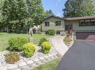 2114 Woodhaven Ln, Duluth, MN 55803