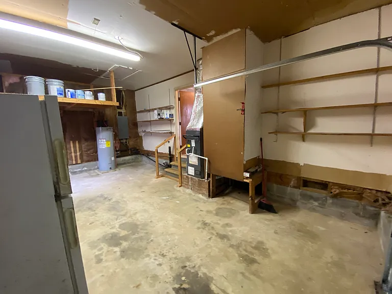 218 Mona Dr — Photo 34