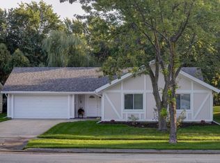 1551 W Beverly Cir, Hanover Park, IL 60133