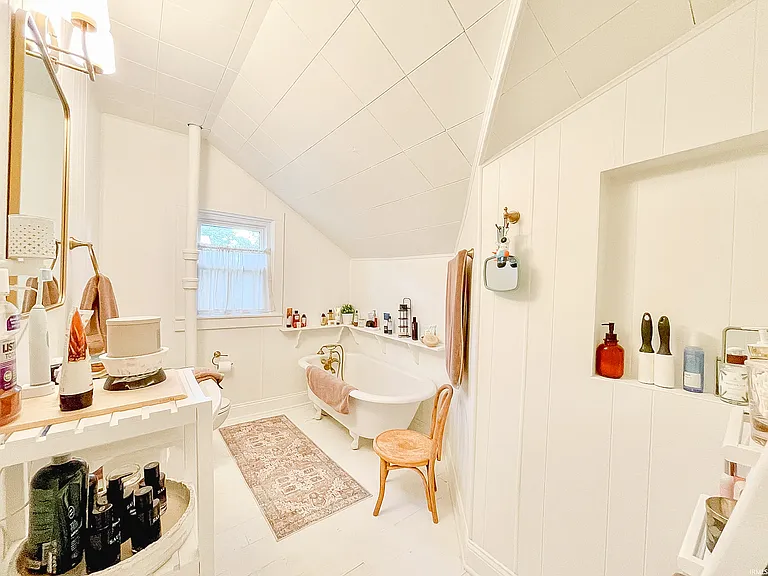5 E Powell Ave #A — Photo 4