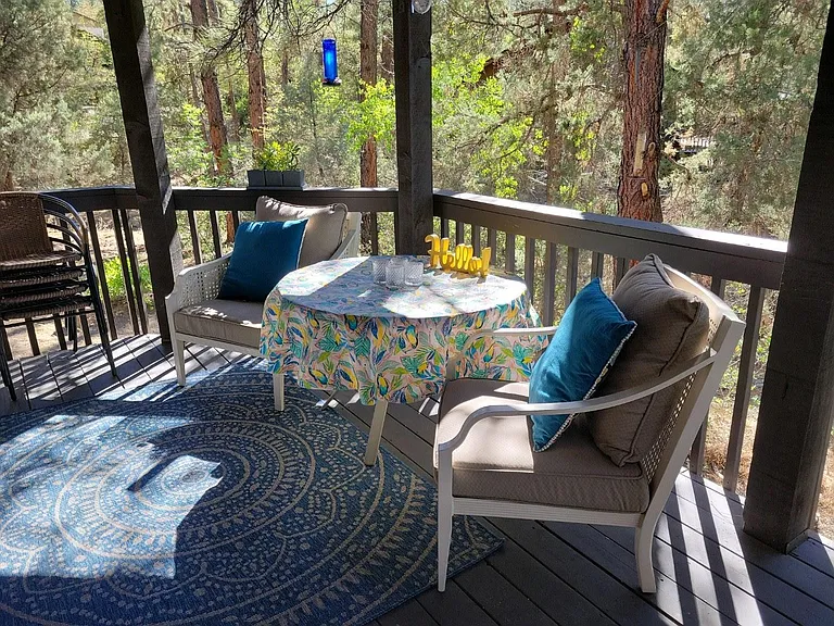 Private and quiet deck looking onto backyard and creek
