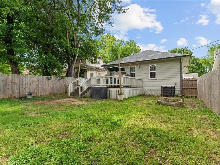 1205 Forrest Ave — Photo 17