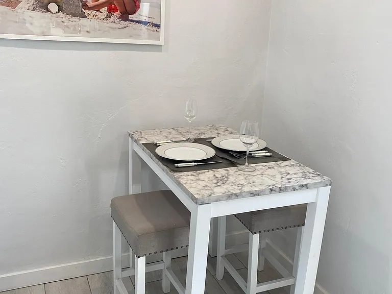 570 Park Ave — Photo 7