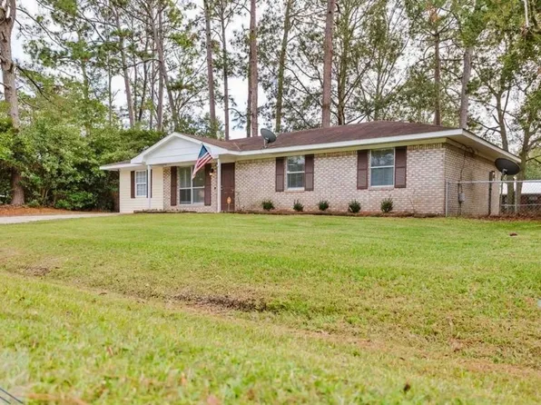 799 Wildwood Dr, Hinesville, GA 31313