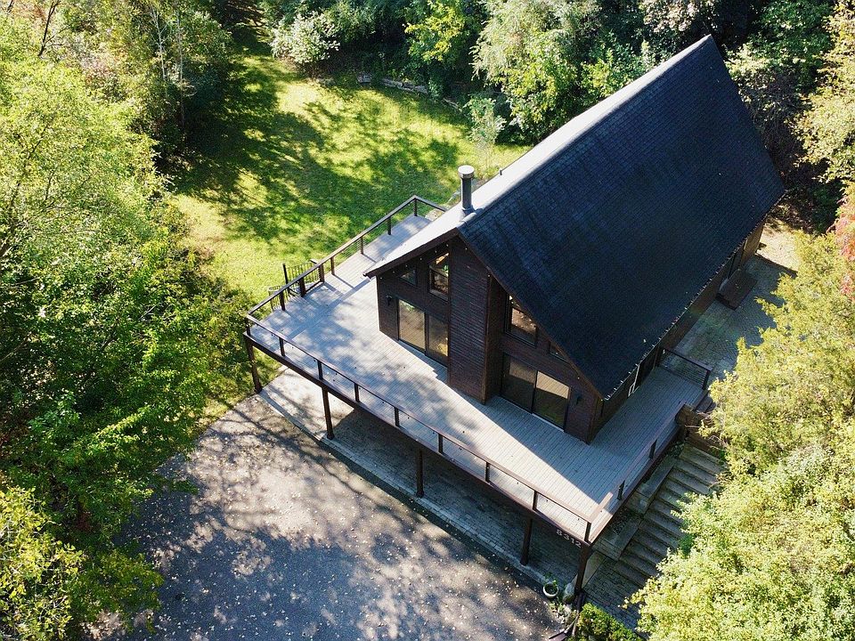8312 Whitmore Lake Rd, photo 2