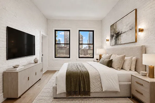 Bedroom, photo 1