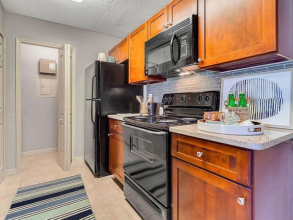 3rd image of 420 Sun Lake Cir #7790368