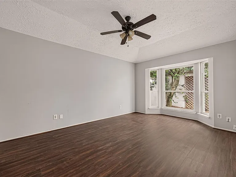 10318 Buffalo Bend Dr — Photo 12
