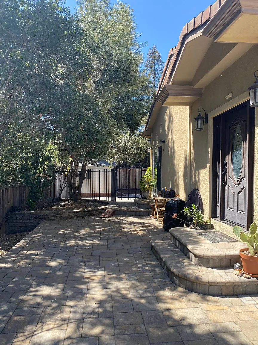 13696 Ronnie Way photo 1