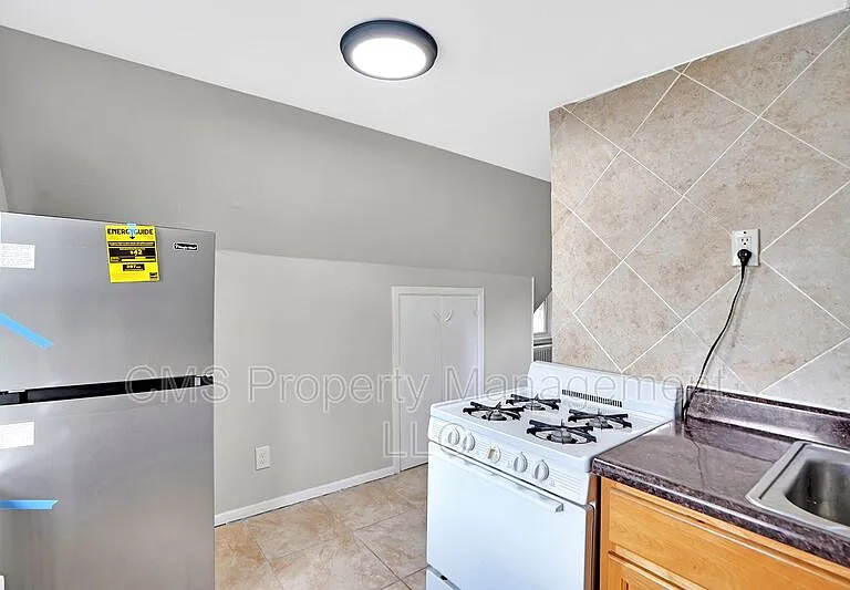 706 Chestnut St #3 — Photo 14