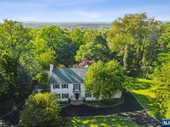 308 Thornton Rd, Englewood, NJ 07631