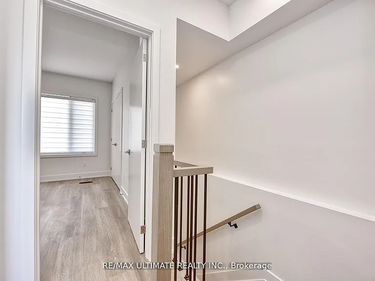 385 McRoberts Ave #LANEWAY — Photo 12