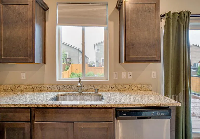 1423 W 16th Ave — Photo 9