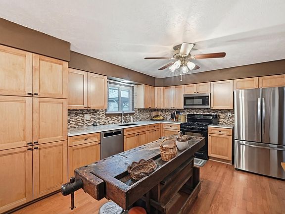 4th image of 28007 Brickville Rd