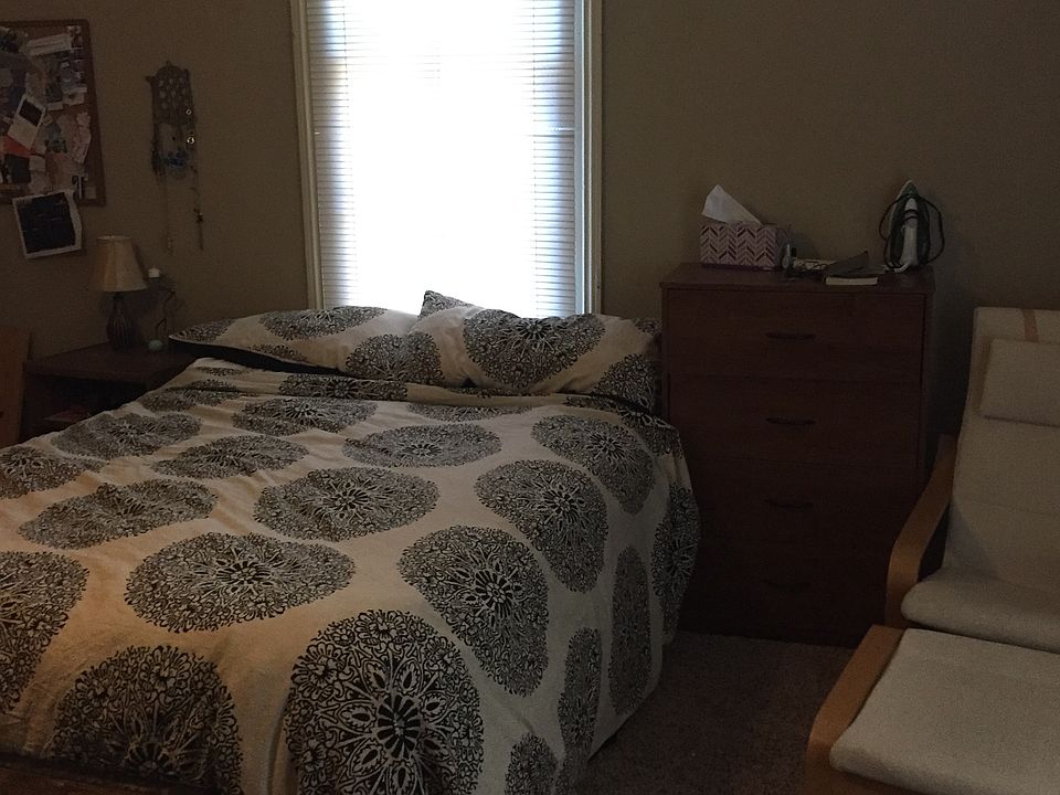 2nd image of 575 Waddell St APT 3