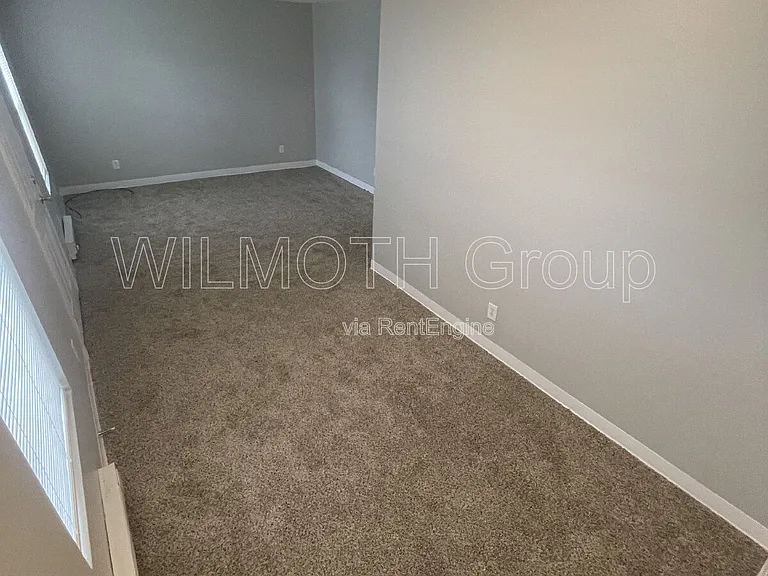2045 N Dearborn St — Photo 5