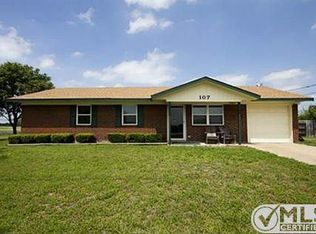 107 Green Acres Dr, Palmer, TX 75152