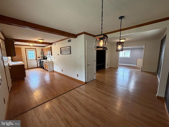 4th image of 609 Fairhill Rd