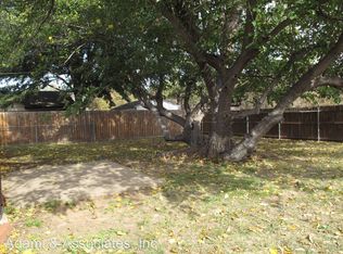 128 Bluebird Cir, Denton, TX 76209