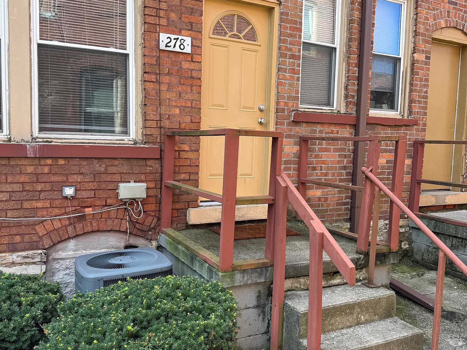 274-284 E Lane Ave — Photo 3