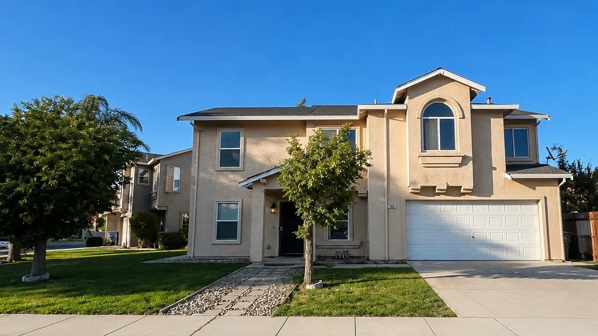 5 bed, 2.5 bath, 1995 sqft, $2,775 — Photo 1