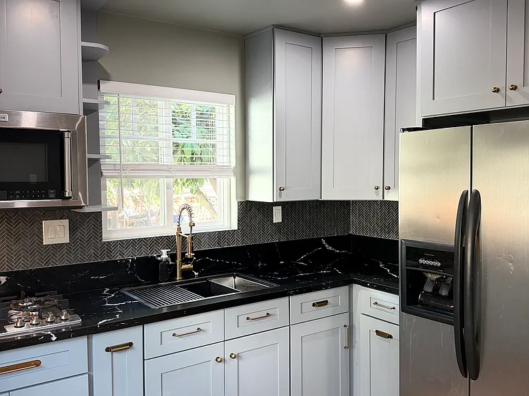 937 Cypress Ave — Photo 2