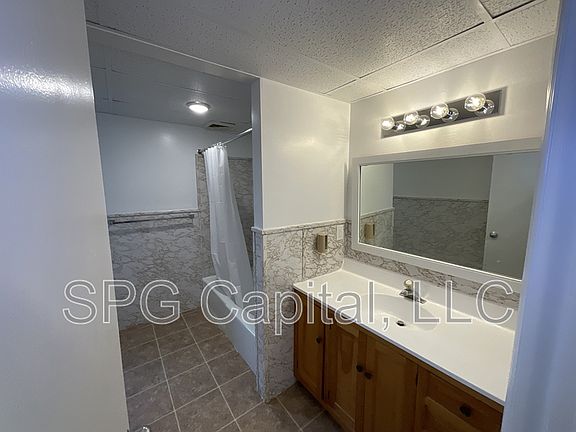 5th image of 5 Center Sq APT 38