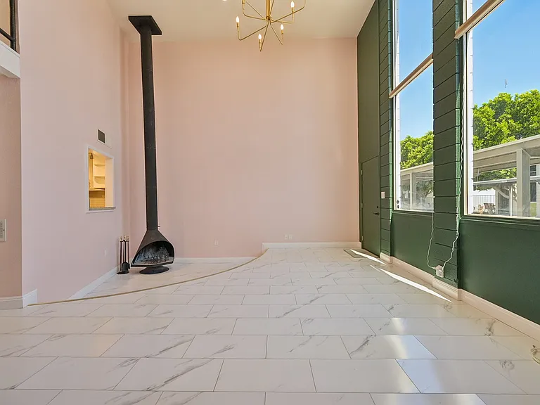 385 W Pierson St #F7 — Photo 14