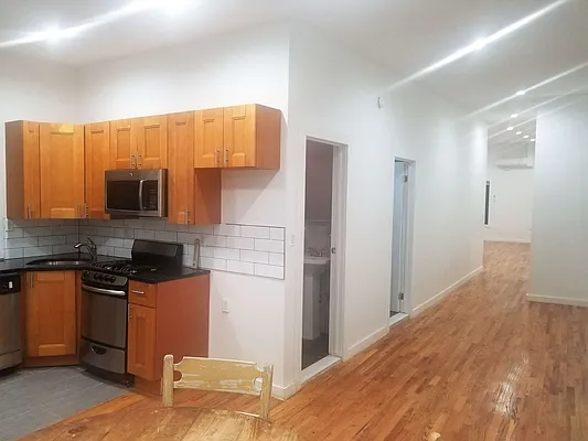 Rented by Capri Jet Realty Corp | media 35