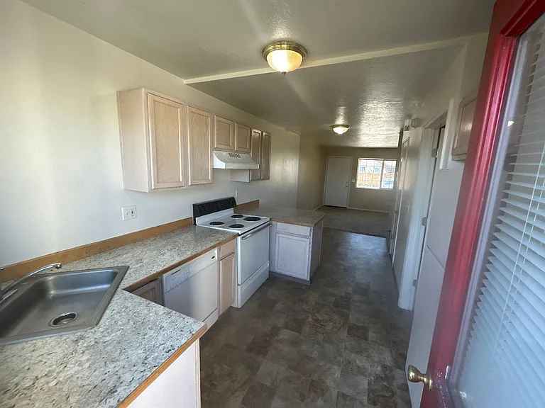 123 W Antler Ave — Photo 5