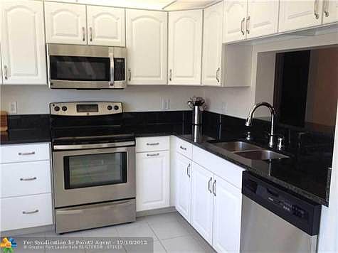 2nd image of 3401 Bimini Ln APT A2