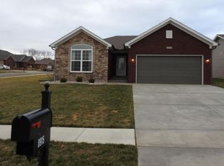 8915 Wooden Horse Dr, Louisville, KY 40229
