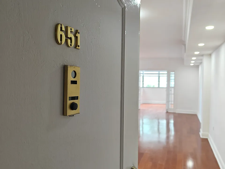 825 Brickell Bay Dr #651
