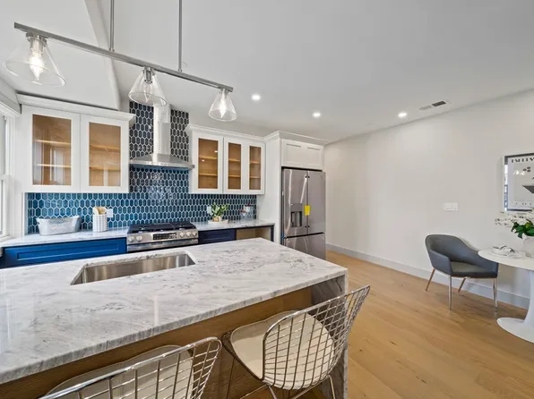 273 Havre St #1, Boston, MA 02128