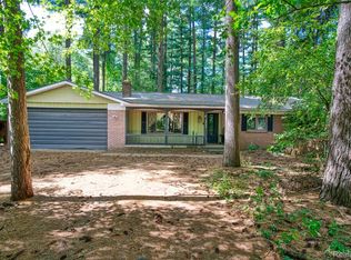 8800 Evergreen Rd, Brighton, MI 48116