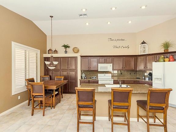 5th image of 4709 E Peartree Ln