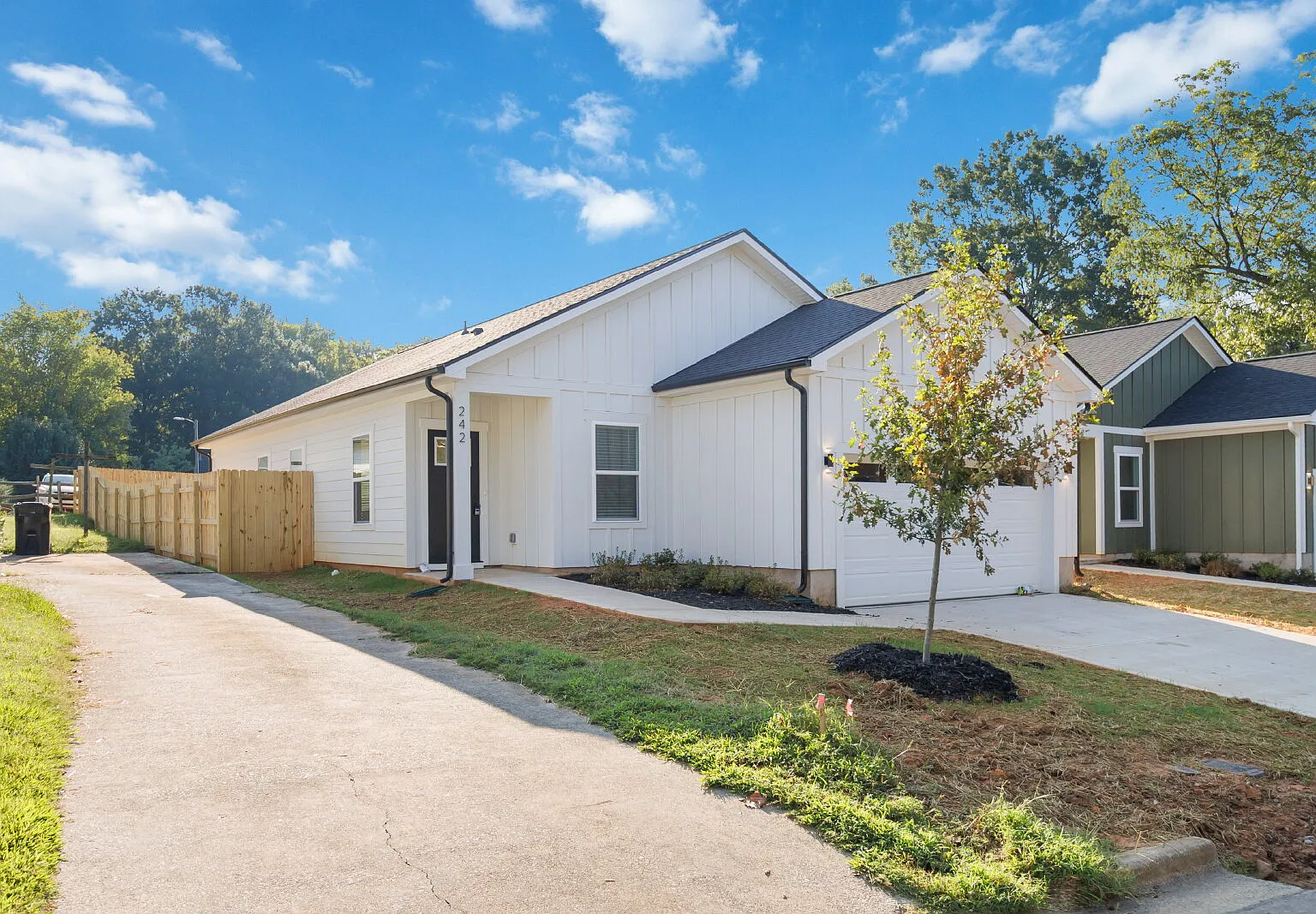 3 bed, 2.0 bath, 1250 sqft, $2,450 — Photo 1
