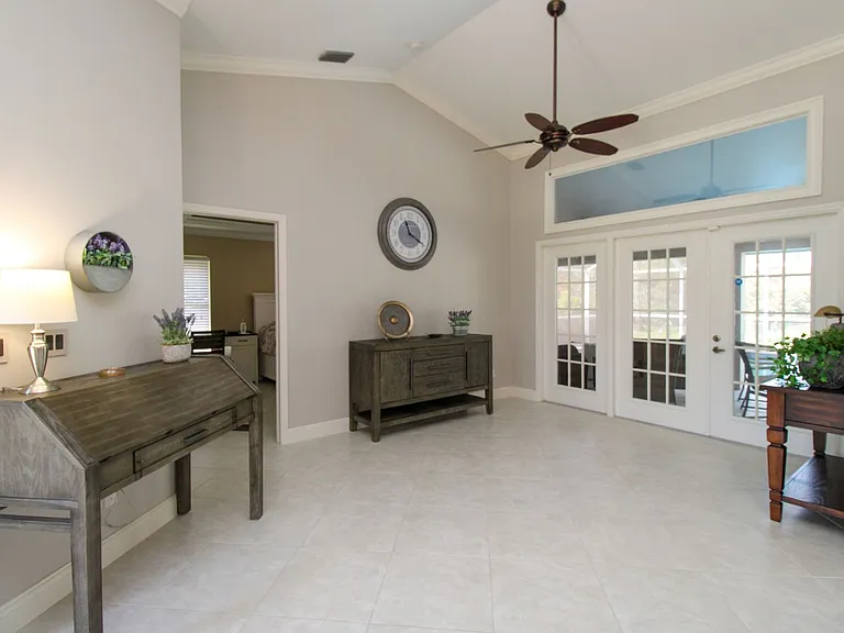 333 Wentworth Ct — Photo 24