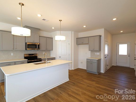 2nd image of 405 Hendley Dr