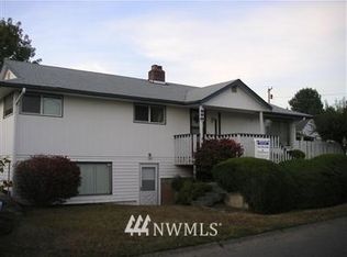 208 Oak St, Bremerton, WA 98310