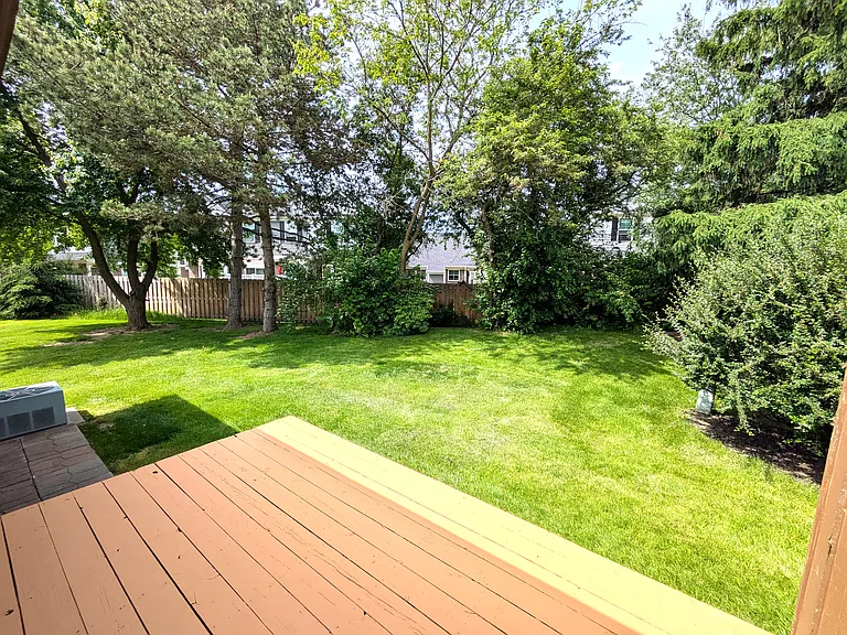 599 Echo Ct — Photo 24