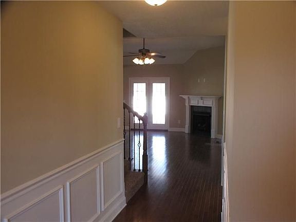 2nd image of 693 Richards Dr