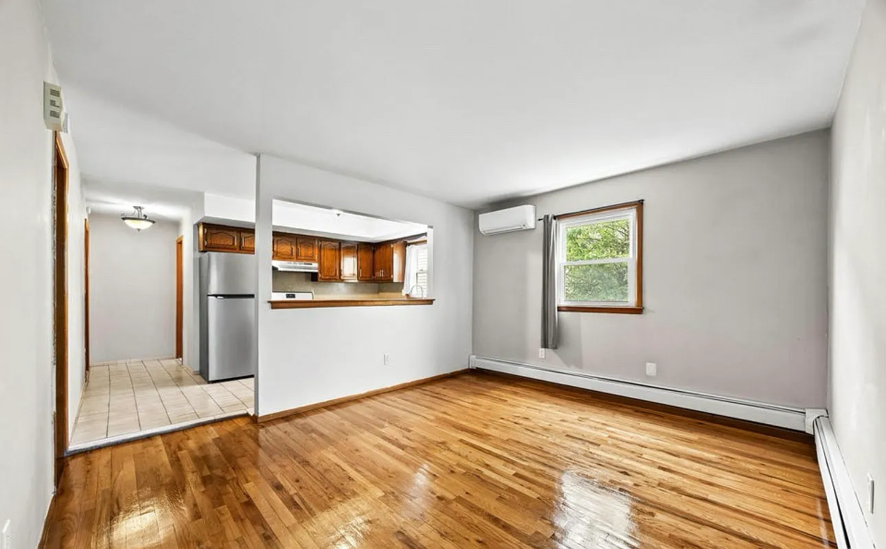 2 bed, 700 sqft, $2,550 — Photo 3