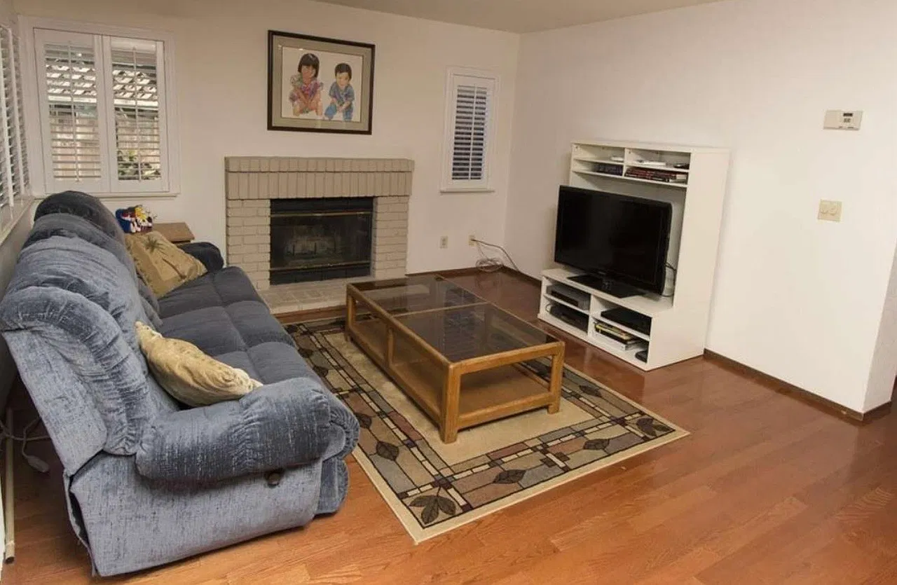 4 bed, 2180 sqft, $4,950 — Photo 3