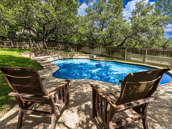 3rd image of 4807 West Lake Oaks